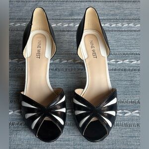 Nine West Black & White Peep-Toe Heels | Size 8 | Classic + Chic